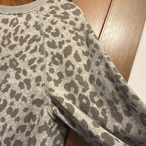 Old Navy Grey Leopard Print Sweatshirt - Picture 4 of 13